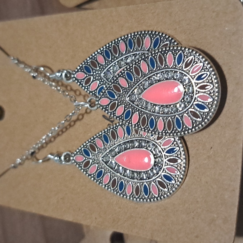 Necklace and earring